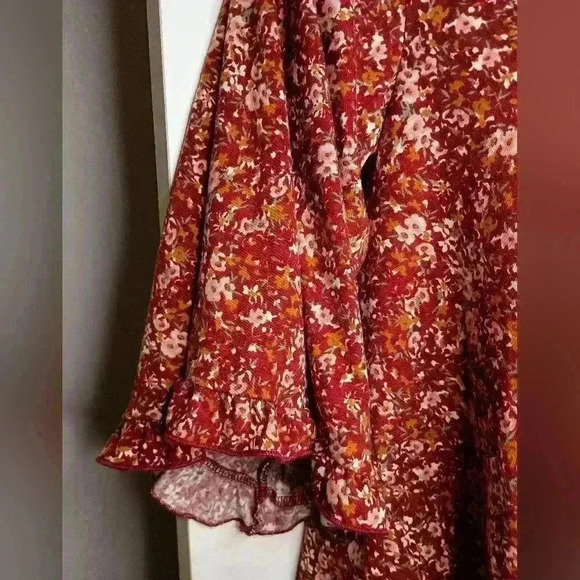 2/$30 Lady's willow root Cottagecore Feminine Summer blouse- (#612) - Picture 4 of 6